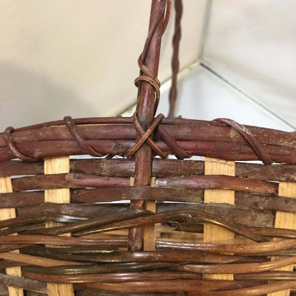 Unbranded handcrafted round